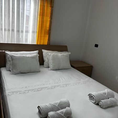 Guest House Adi Hoxha Берат Экстерьер фото