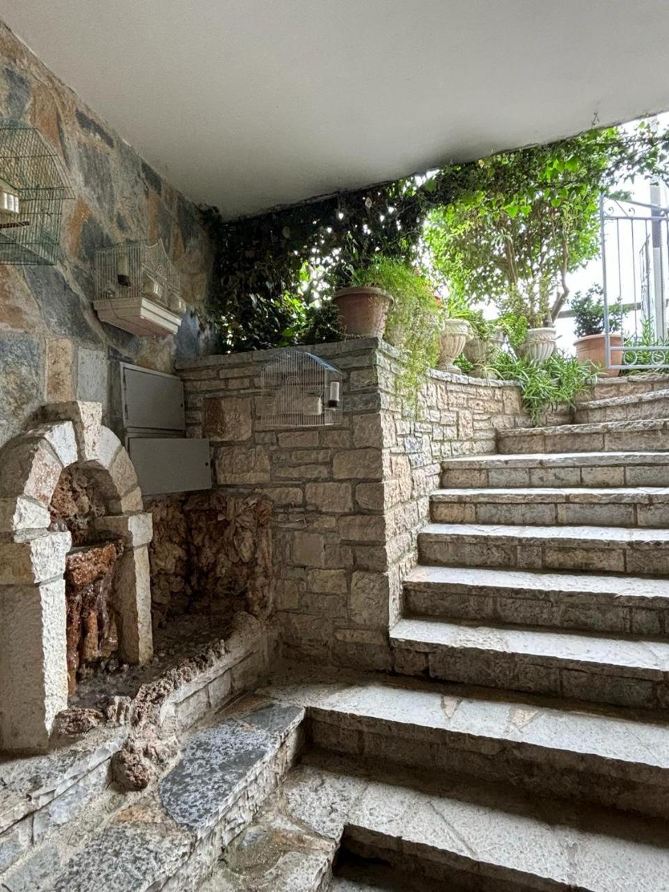 Guest House Adi Hoxha Берат Экстерьер фото