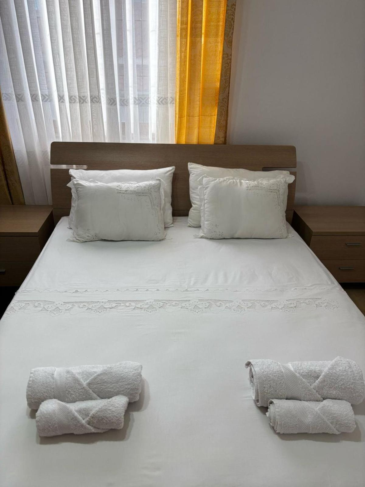 Guest House Adi Hoxha Берат Экстерьер фото